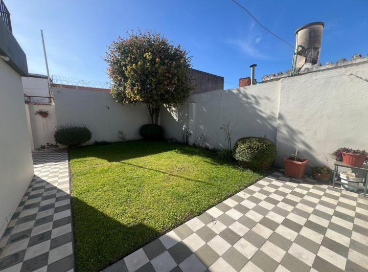 Casa · 185m² · 7 Ambientes · 2 Cocheras