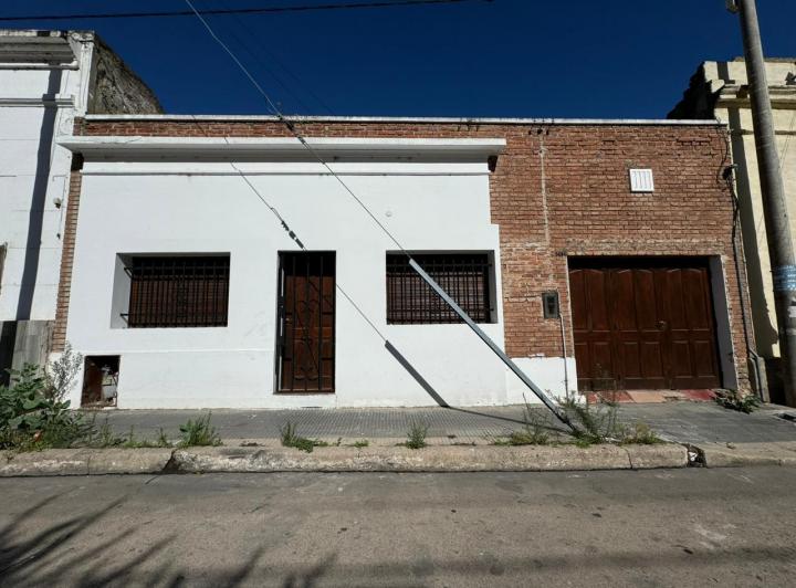 Casa · 160m² · 5 Ambientes · 2 Cocheras