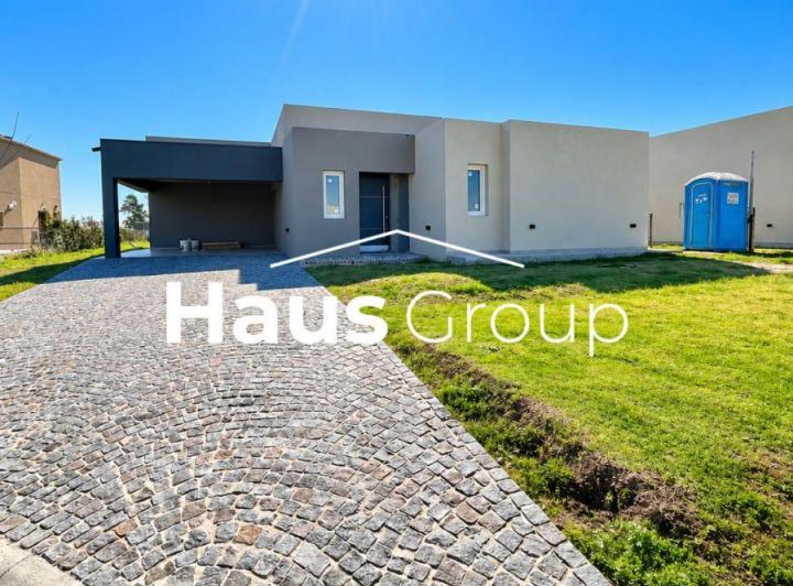 Casa · 627m² · 5 Ambientes · 2 Cocheras