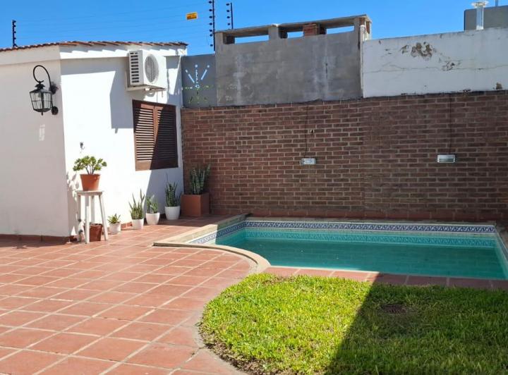 Casa · 110m² · 5 Ambientes · 1 Cochera