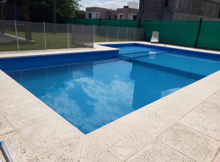 Casa · 400m² · 6 Ambientes · 4 Cocheras