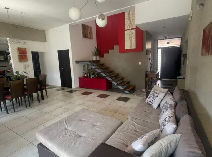 Casa · 280m² · 4 Ambientes