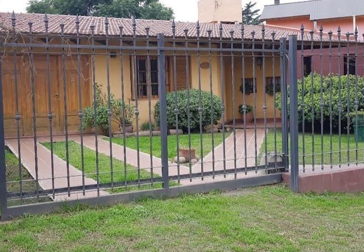 Casa · 132m² · 5 Ambientes · 2 Cocheras