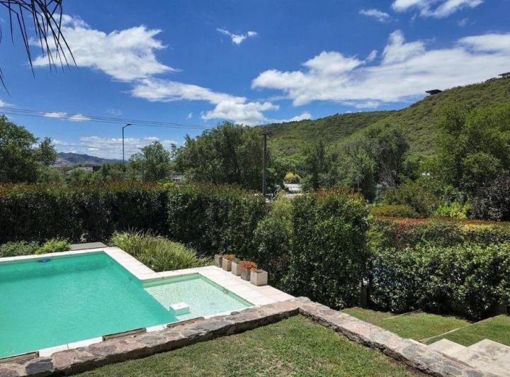 Casa · 165m² · 4 Ambientes · 2 Cocheras
