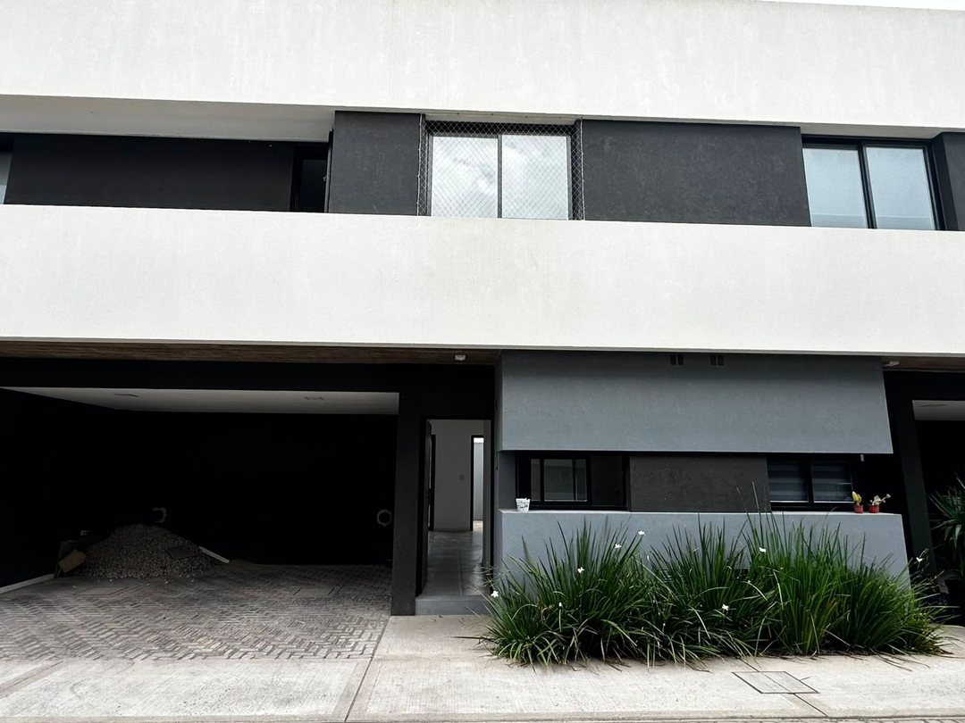 DUPLEX EN VENTA LOS HORNOS 2 DORMITORIOS COCHERA