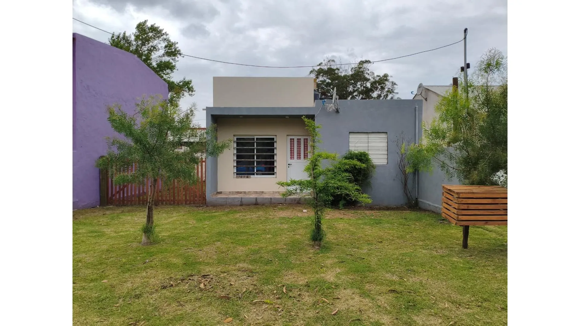 CASA EN VENTA  3  AMBIENTES - SANTA CLARA DEL MAR .