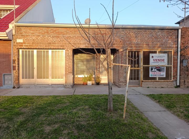 Casa · 91m² · 5 Ambientes · 1 Cochera