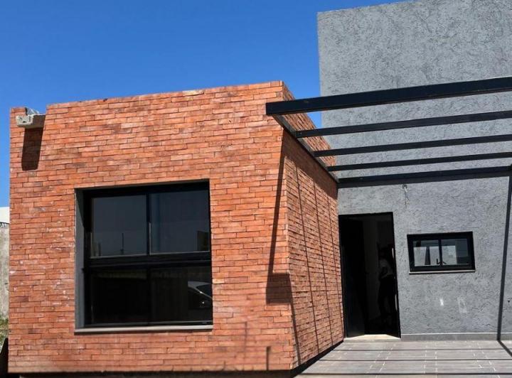 Casa · 70m² · 4 Ambientes · 1 Cochera