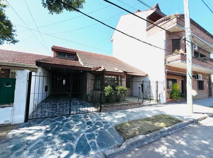 Casa · 175m² · 4 Ambientes · 1 Cochera