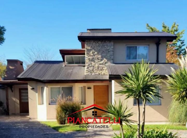 Casa · 180m² · 4 Ambientes · 1 Cochera