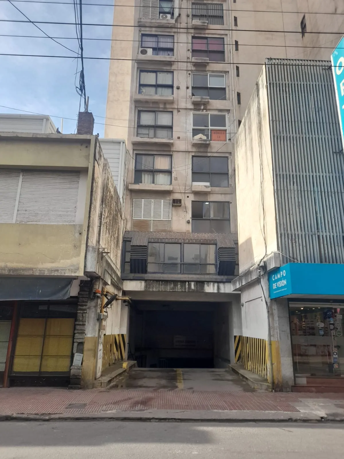 ALQUILO COCHERA  ZONA MUNICIPALIDAD - BELGRANO 49