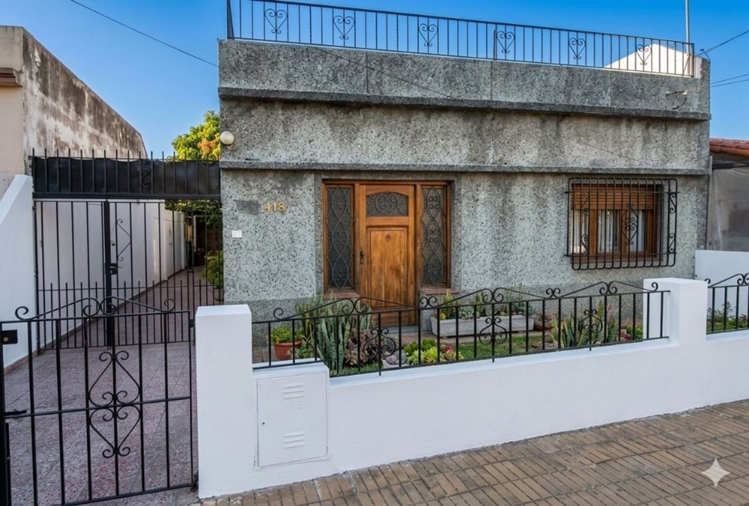 EN VENTA CASA 3 AMBIENTES EN TEMPERLEY