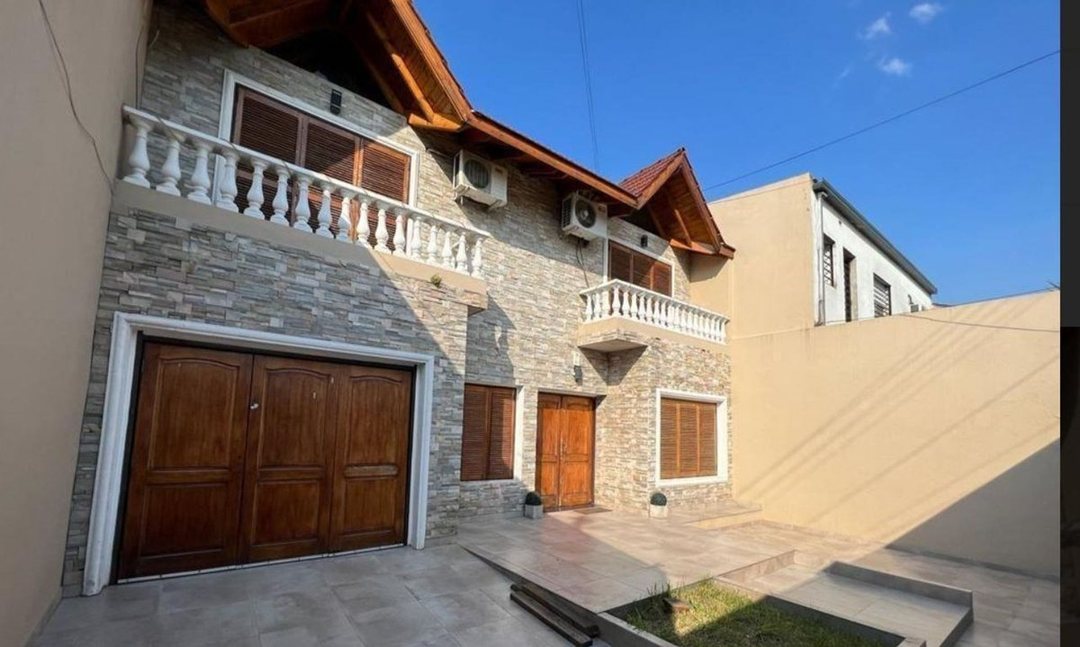 Casa 5 ambientes, Villa Celina