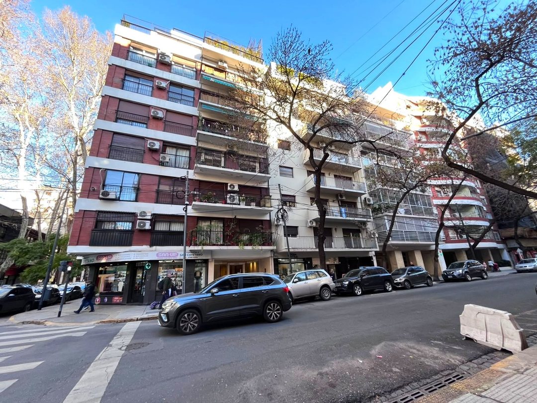 VENTA DEPTO 2 AMB CON 2 PATIOS C/DOBLE CIRCULACION