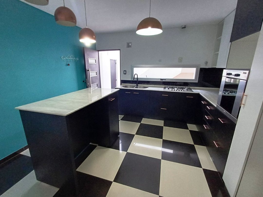 VENTA CASA 3 AMB CON LOCAL V. BALLESTER APTO CRED