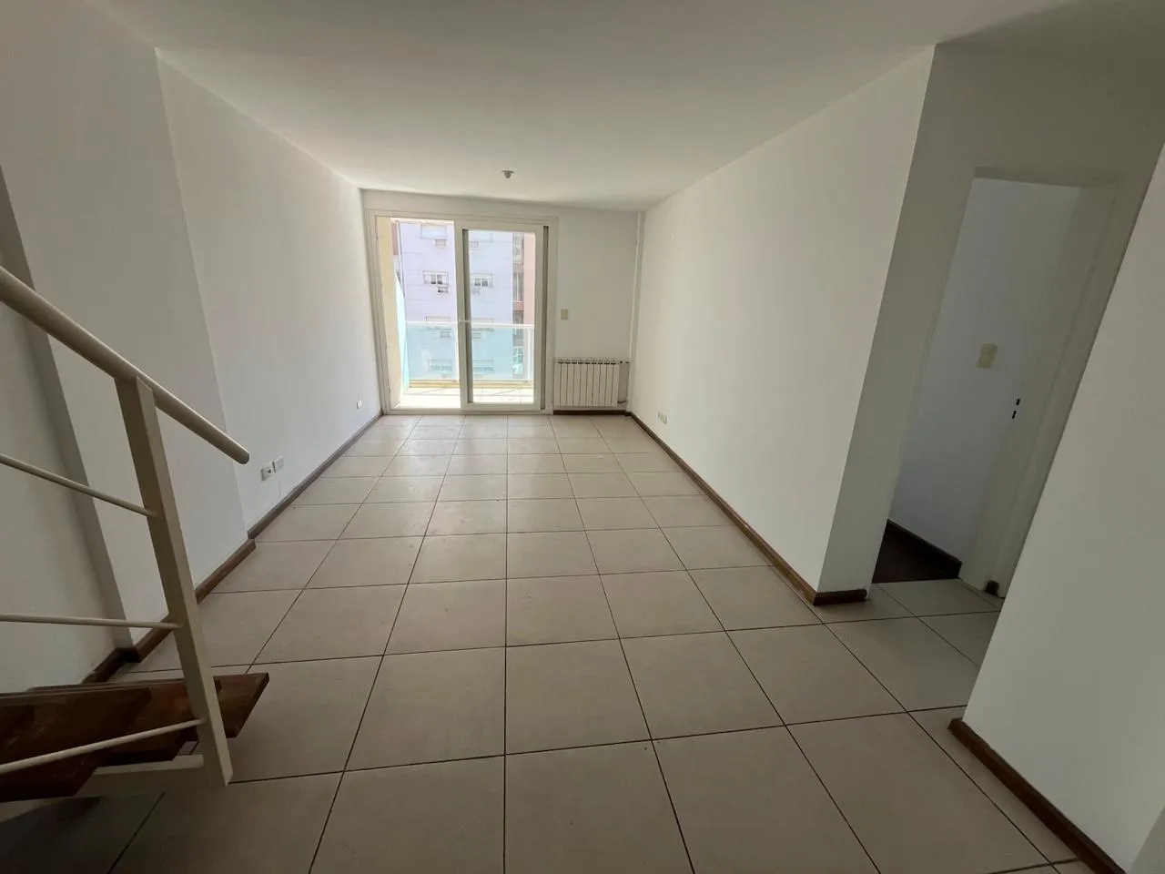 EXTERNO DUPLEX 3 DOR C/COCHERA - PISCINA