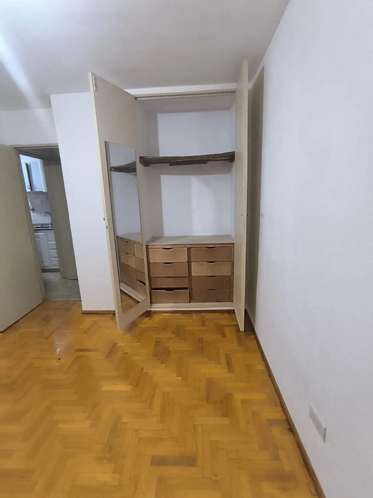 Alquilo departamento de un dormitorio en Barrio Alberdi (centro)