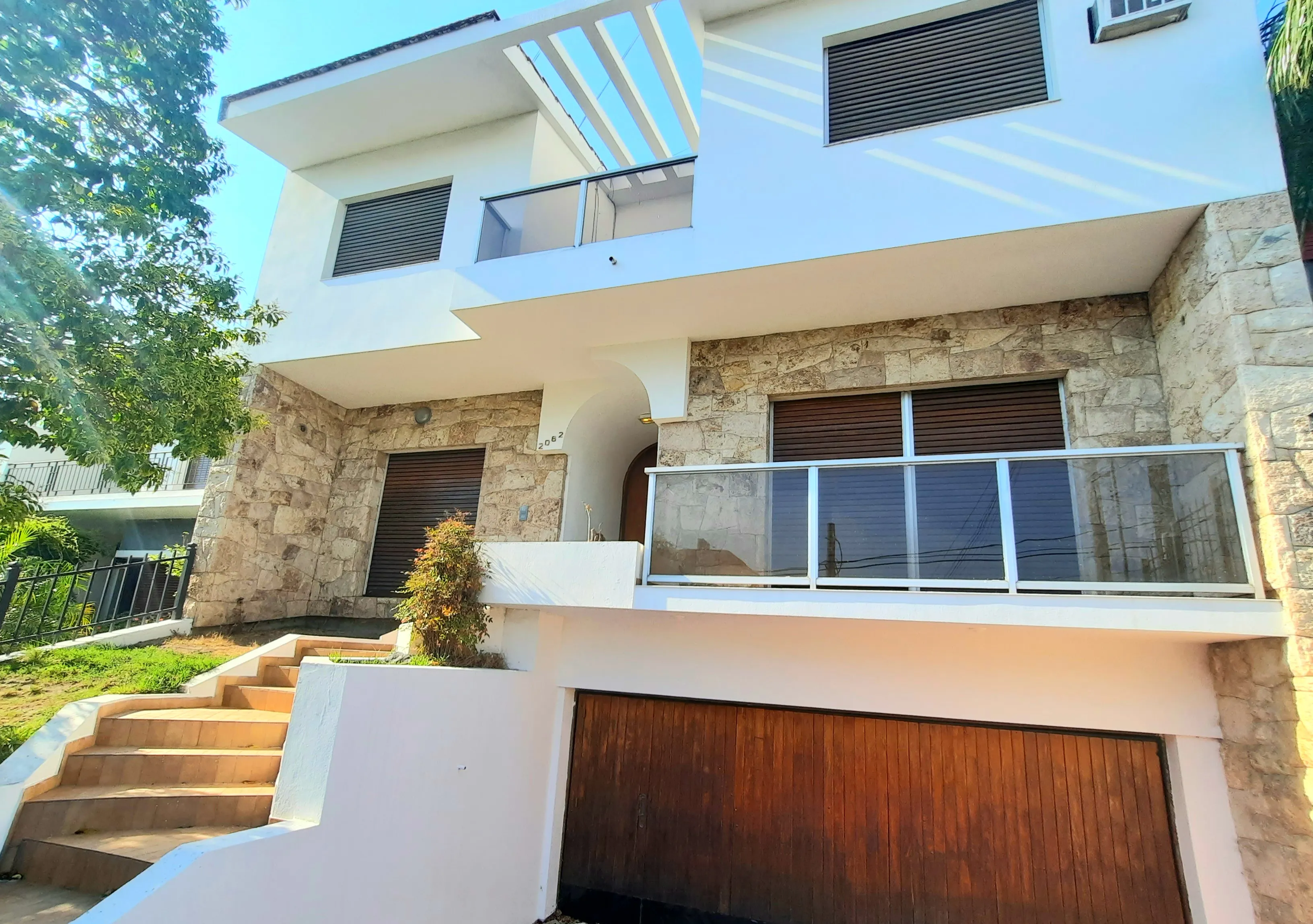 Hermosa Casa muy AMPLIA, funcional y en excelente zona B° Maipú 1ra Sec Igarzábal 2062 a pocos mts Sabatini, Parque. Sarmiento, UNIVERSIDAD, etc: