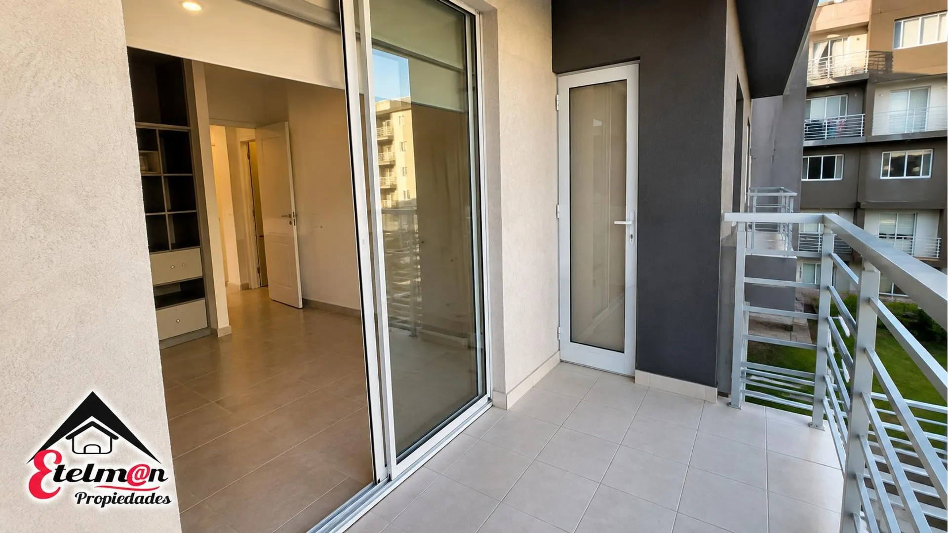 Alquiler Departamento 2 Amb. "Comp.Solares de Moreno"