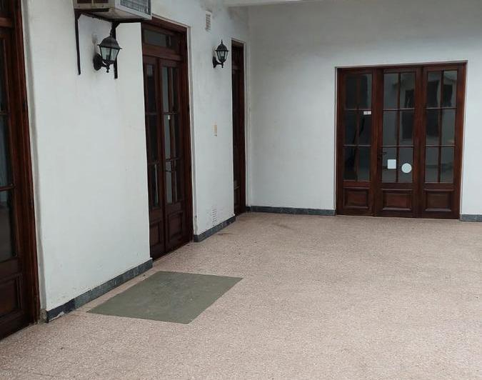 Casa · 200m² · 6 Ambientes