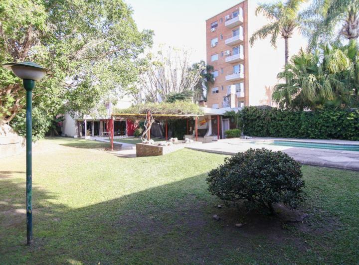 Casa · 342m² · 6 Ambientes · 5 Cocheras