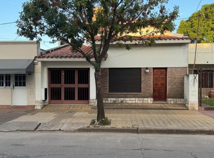 Casa · 191m² · 4 Ambientes · 1 Cochera
