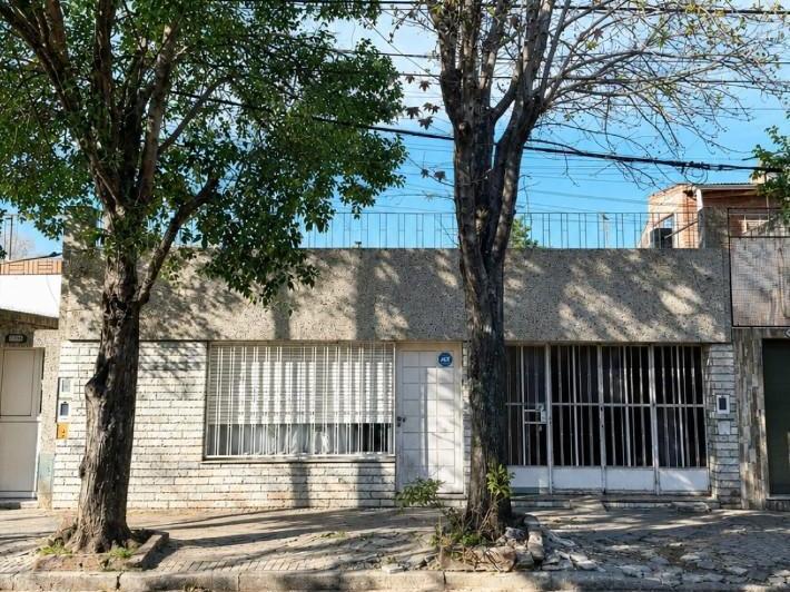 Casa · 90m² · 4 Ambientes · 1 Cochera