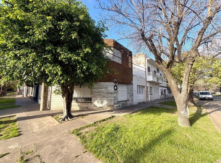 Casa · 150m² · 7 Ambientes · 3 Cocheras