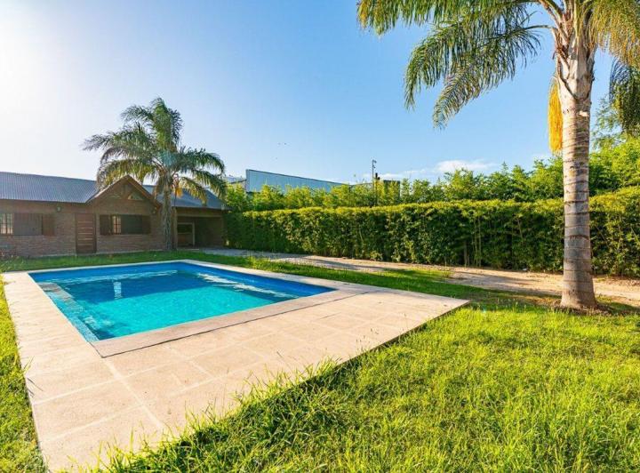Casa · 65m² · 2 Ambientes · 2 Cocheras