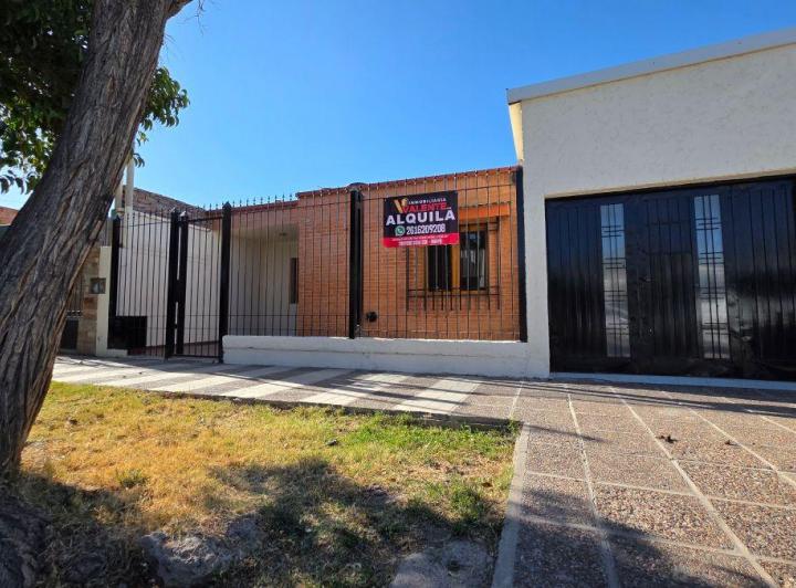 Casa · 138m² · 10 Ambientes · 1 Cochera