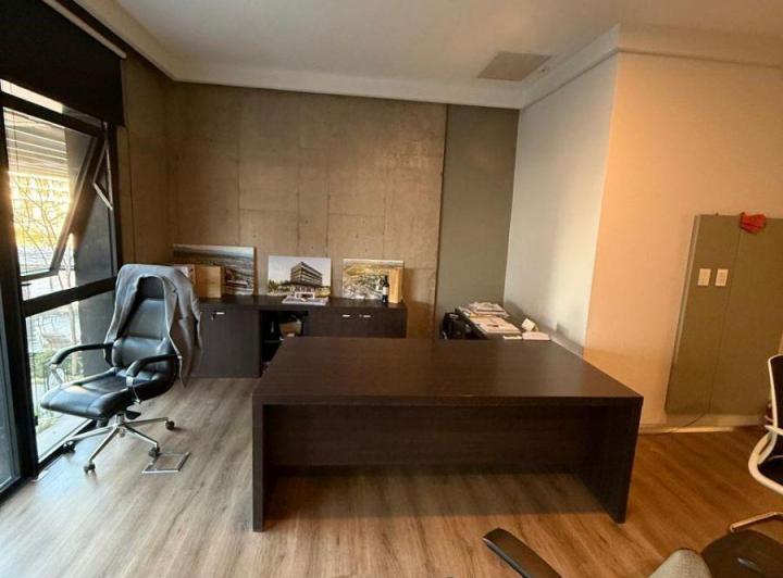 Oficina comercial · 50m² · 1 Ambiente · 1 Cochera