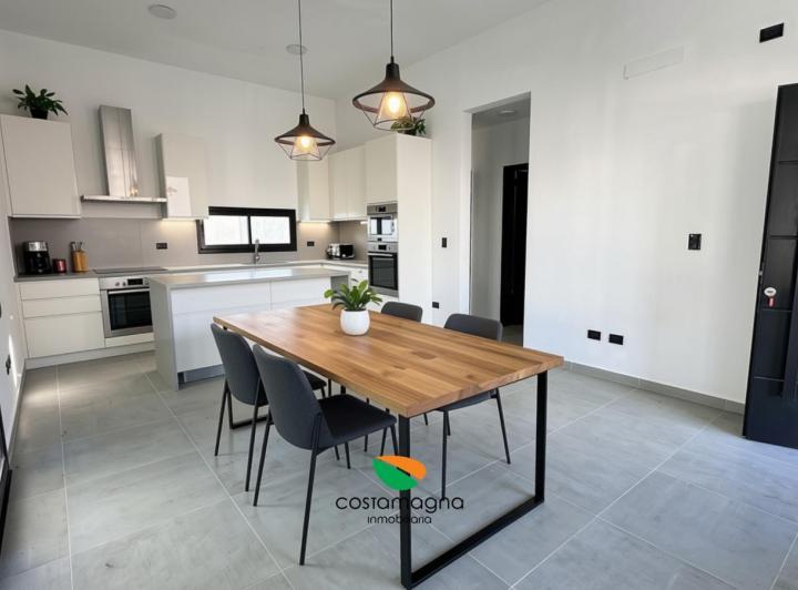 Casa · 86m² · 3 Ambientes · 1 Cochera