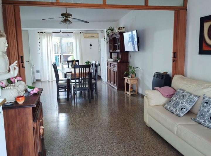Casa · 137m² · 4 Ambientes · 2 Cocheras