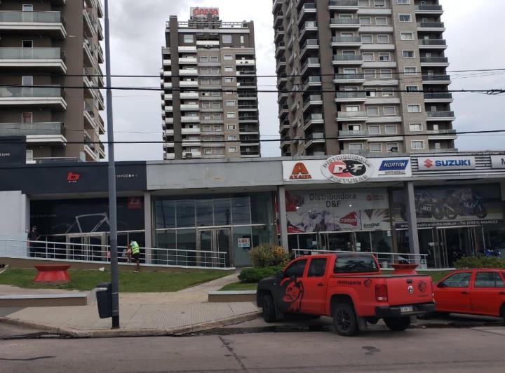 Local comercial · 110m² · 4 Ambientes