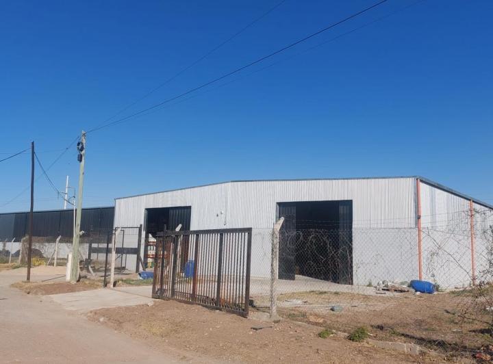 Bodega-Galpón · 560m² · 3 Ambientes