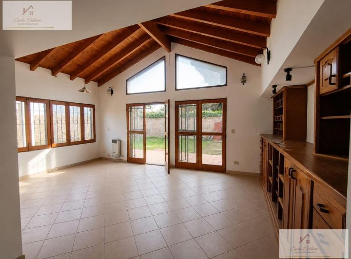 Casa · 170m² · 4 Ambientes · 1 Cochera