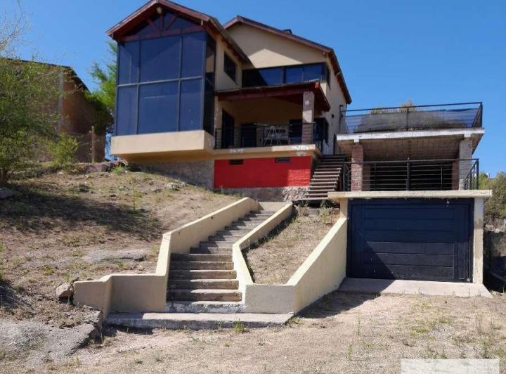 Casa · 280m² · 4 Ambientes · 1 Cochera