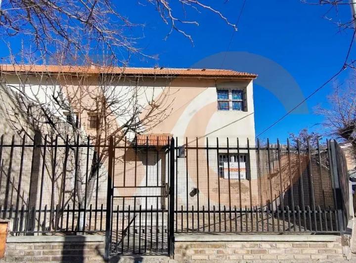 Casa · 66m² · 5 Ambientes · 1 Cochera