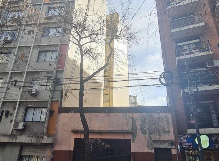 Terreno · 218m²