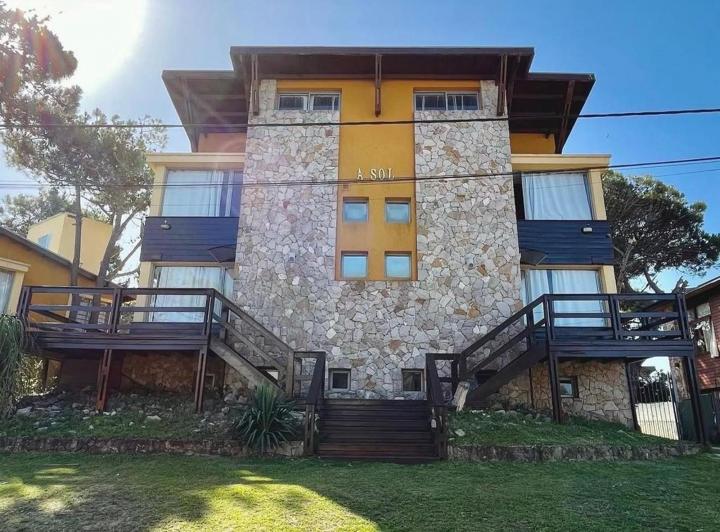 PH · 80m² · 3 Ambientes · 6 Cocheras