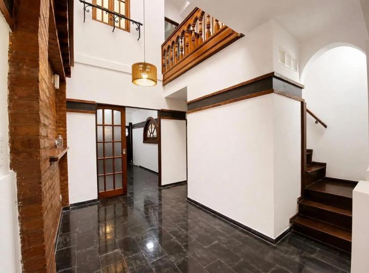 Casa · 1111m² · 4 Ambientes · 1 Cochera