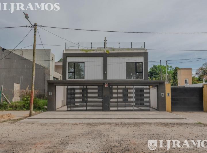 Casa · 235m² · 5 Ambientes · 1 Cochera