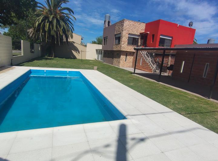 Casa · 120m² · 5 Ambientes · 2 Cocheras