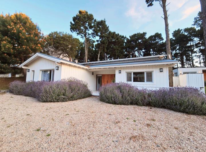 Casa · 160m² · 5 Ambientes · 4 Cocheras