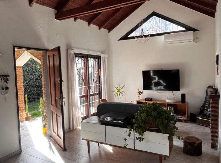Casa · 1m² · 2 Ambientes · 2 Cocheras