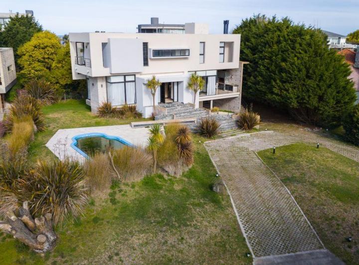 Casa · 238m² · 5 Ambientes