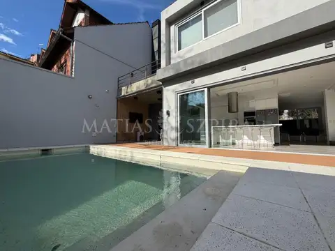 Casa en Venta en Ciudad Jardín del Palomar, Partido de Tres de Febrero