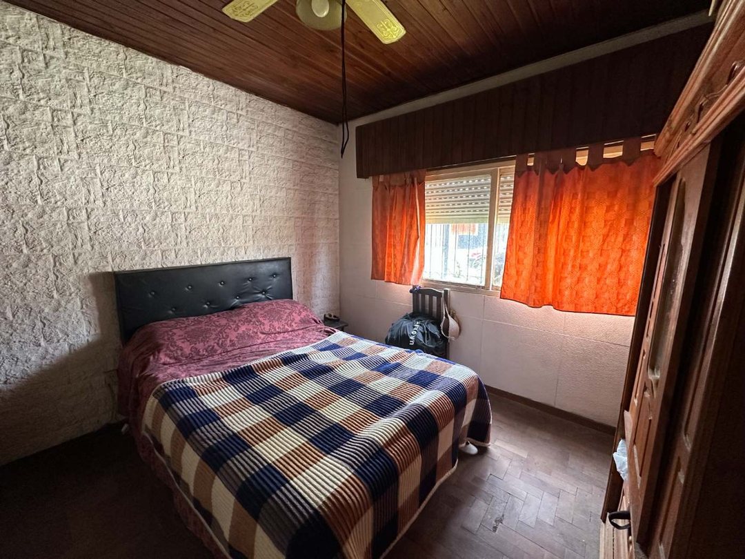 VENTA CASA 3 AMBIENTES LUJAN A REFACCIONAR