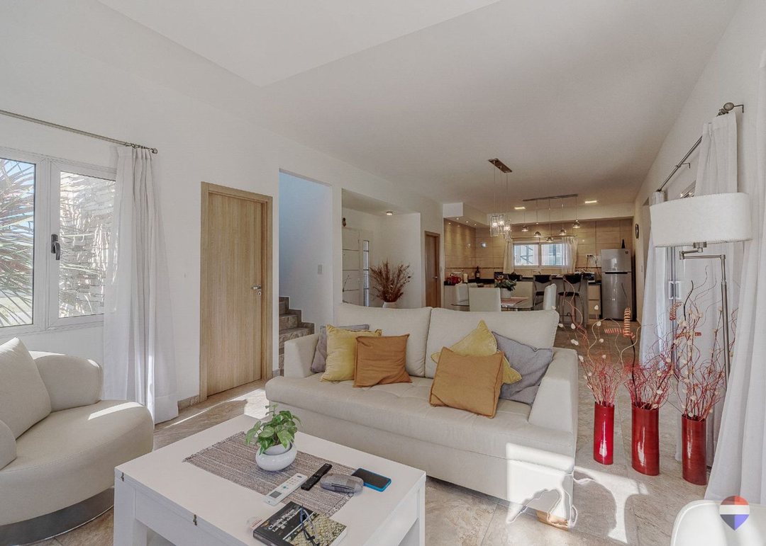 VENTA CASA EN LAGOS DE CANNING LOTE INTERNO PILETA