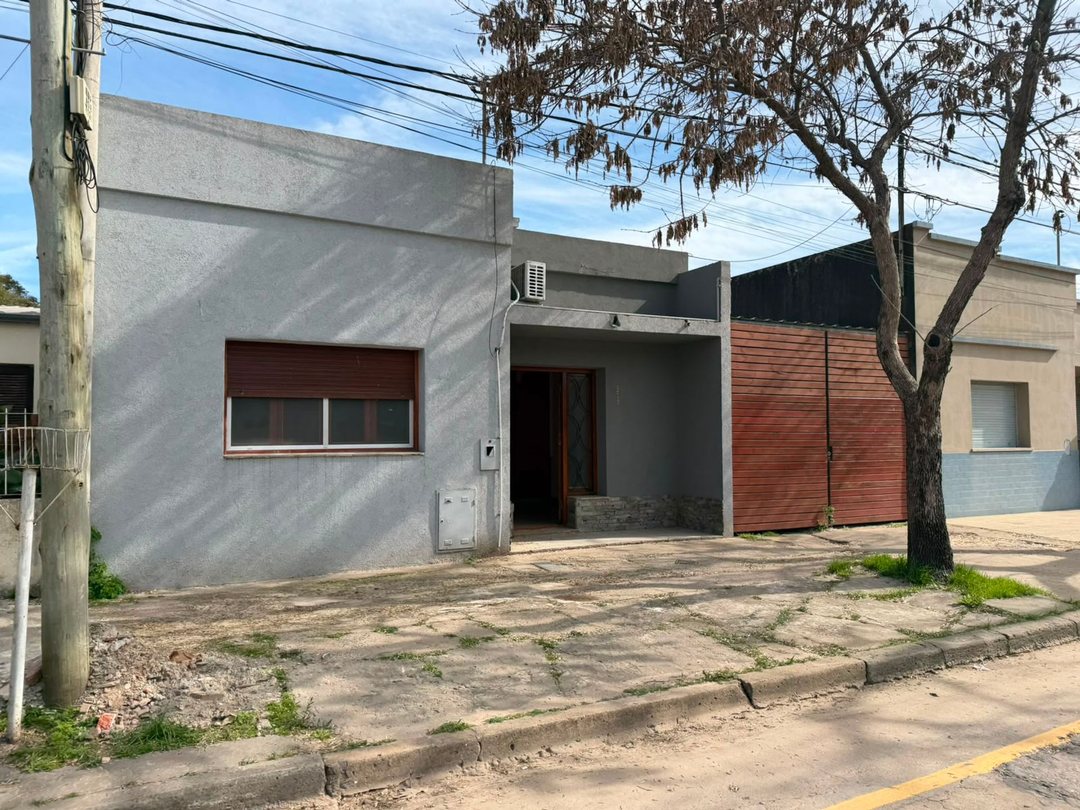 VENTA CASA DOS DORMITORIOS BA CENTRO